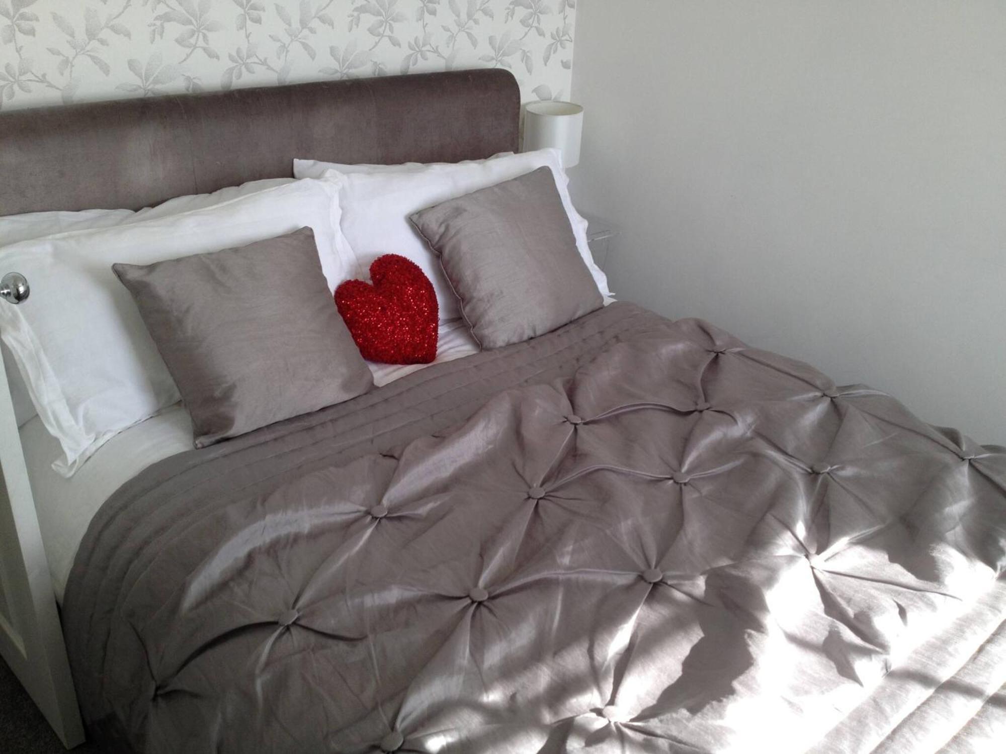 Seaview Regency Apartment With Private Parking 布赖顿 外观 照片