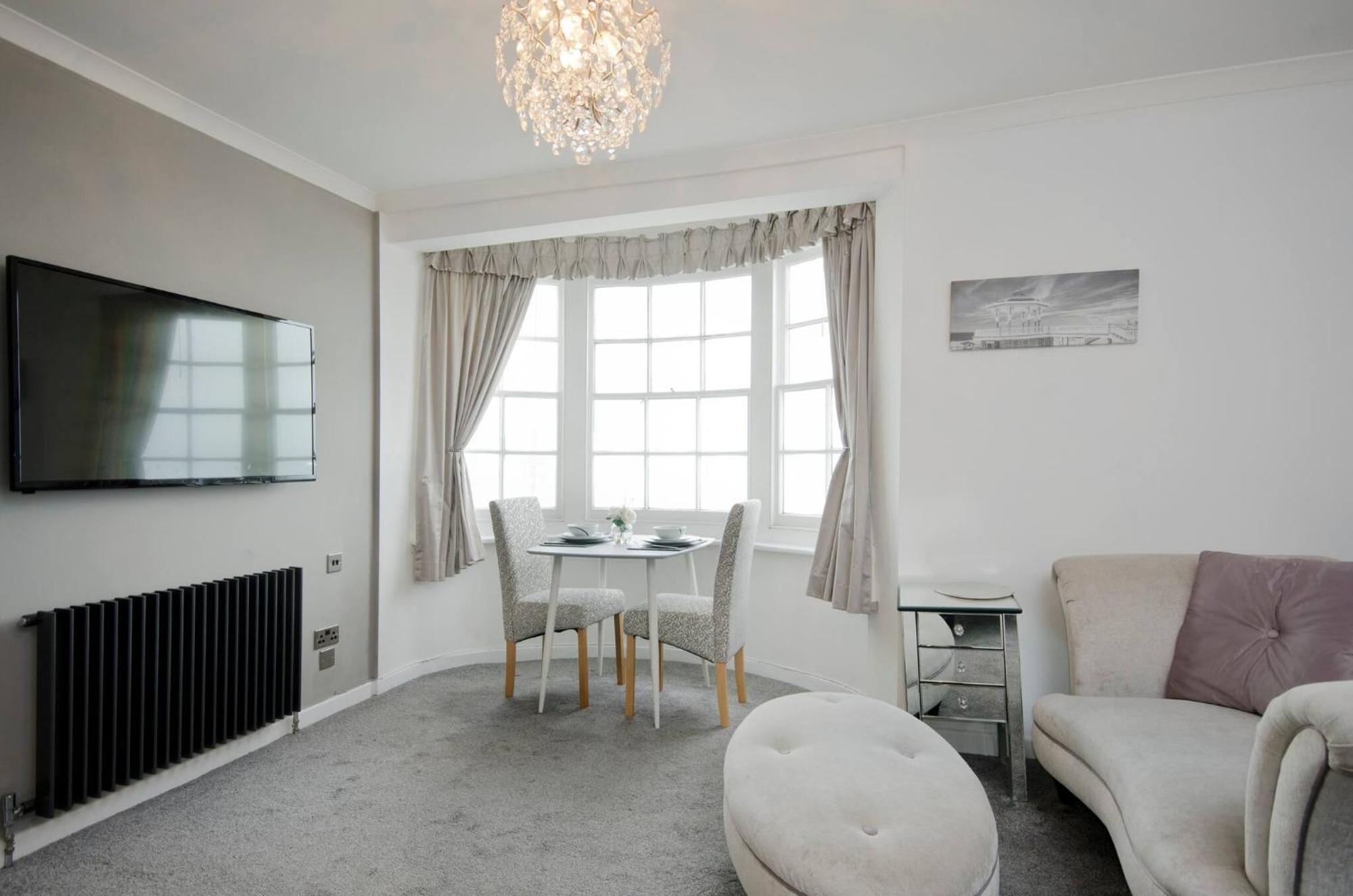 Seaview Regency Apartment With Private Parking 布赖顿 外观 照片