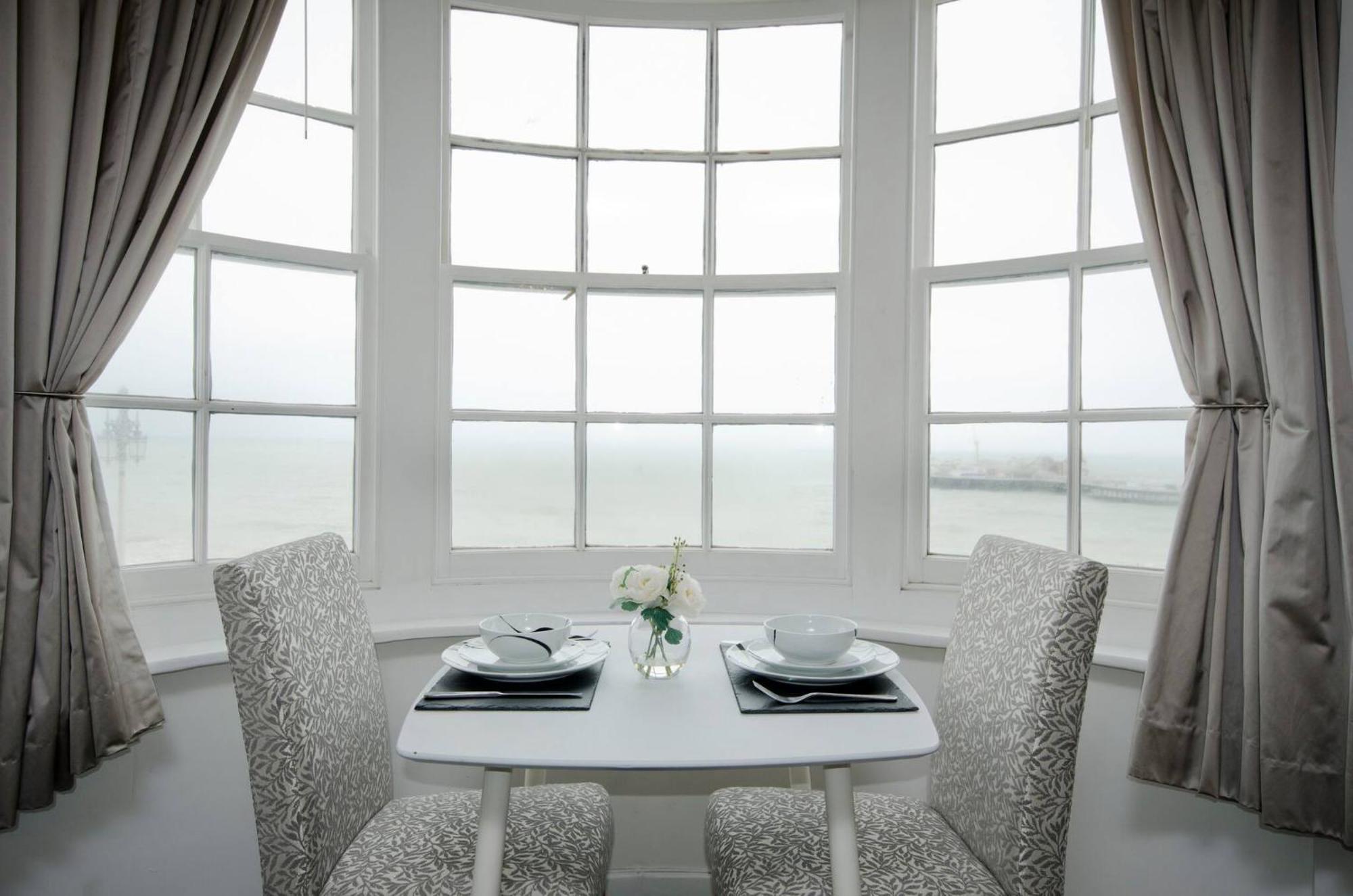 Seaview Regency Apartment With Private Parking 布赖顿 外观 照片